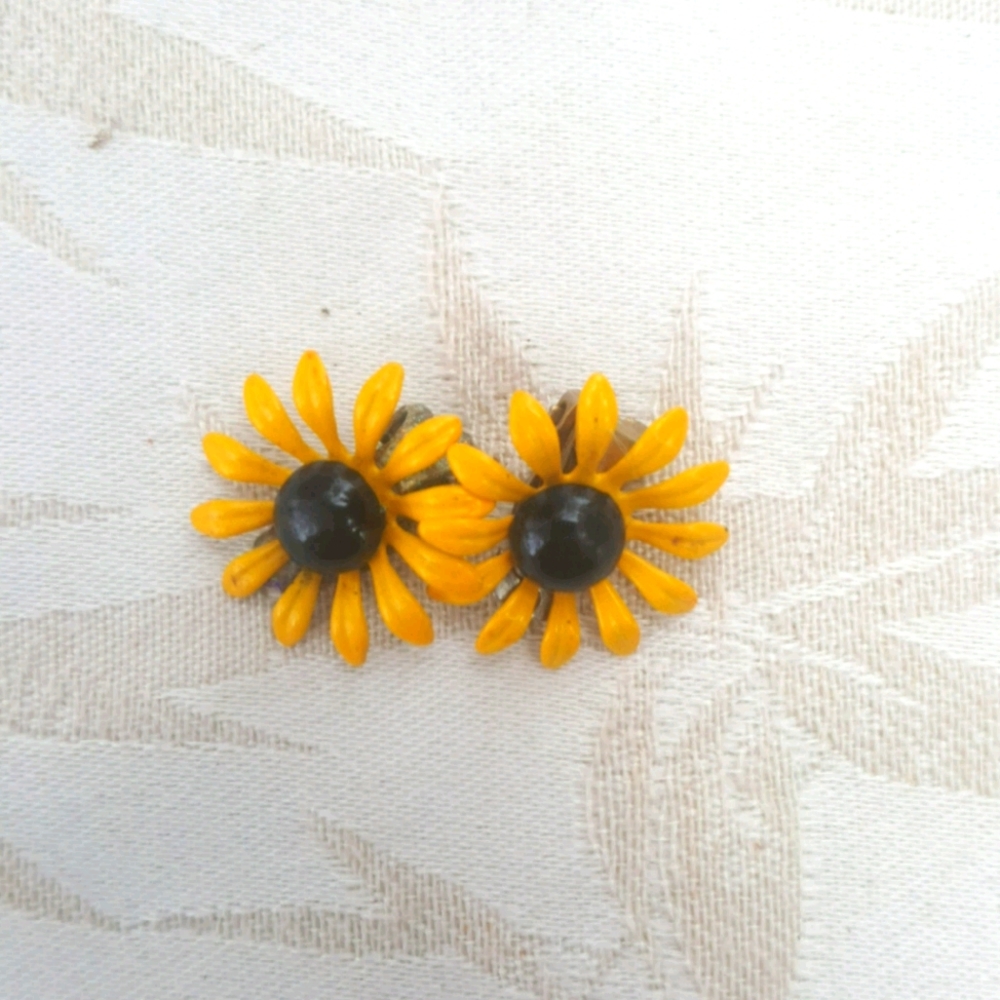Vintage Lazy Eye Susan Clip On Earrings